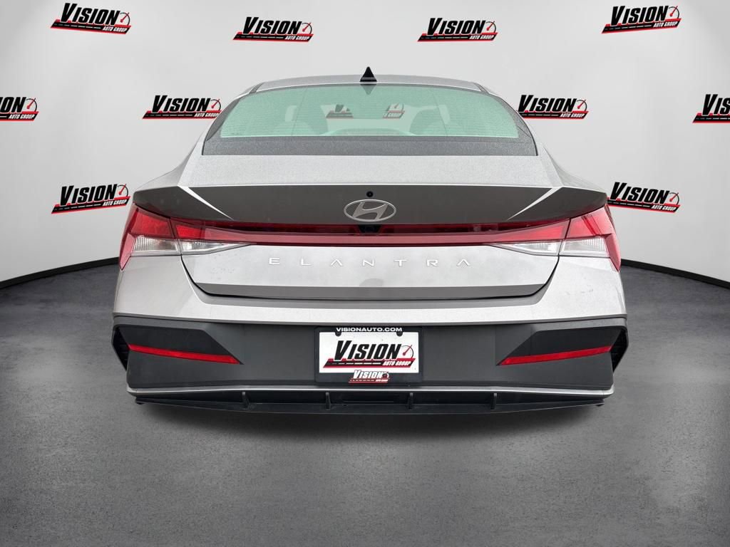 Certified 2024 Hyundai Elantra SEL FWD image 6