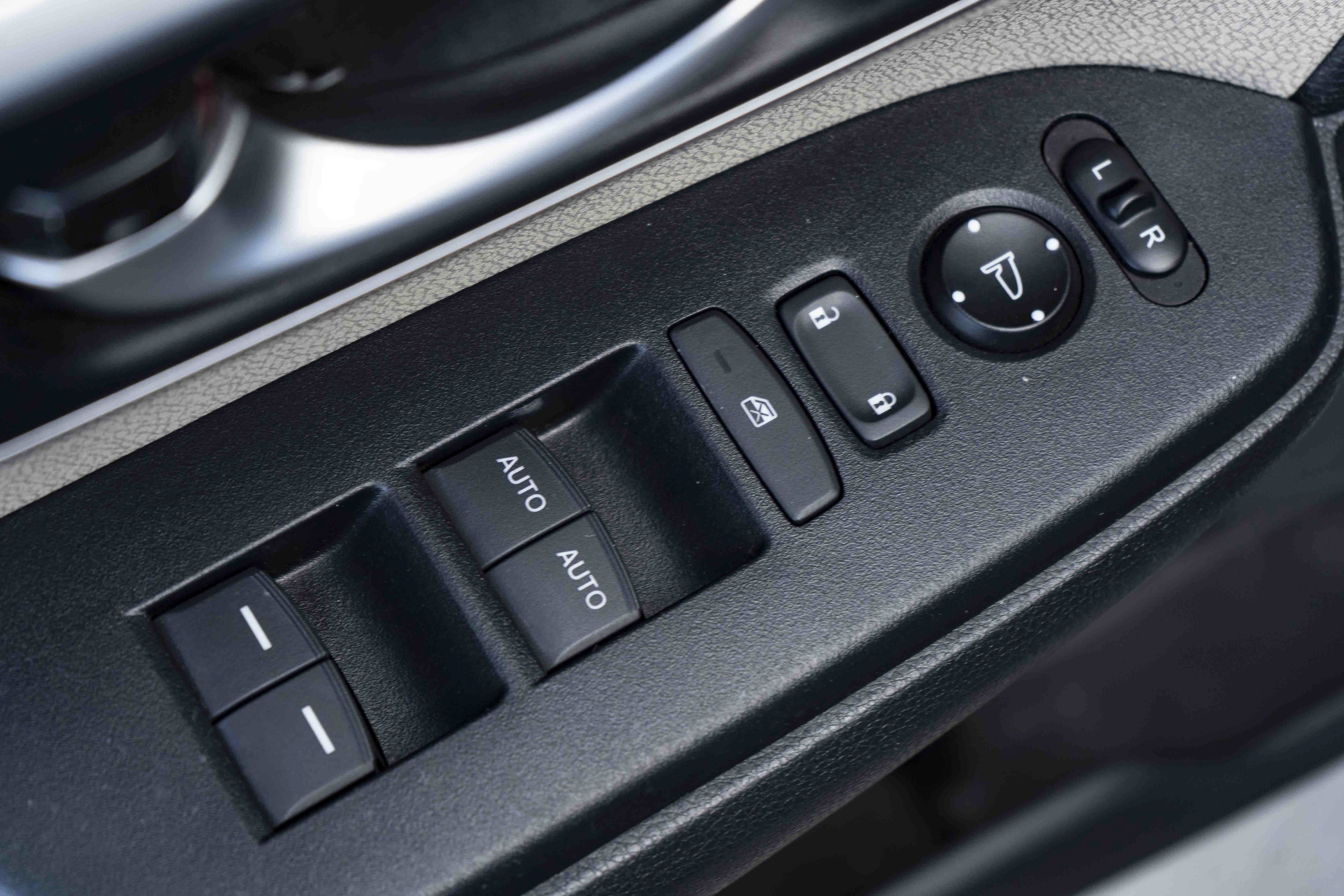 Used 2017 Honda CR-V EX image 37