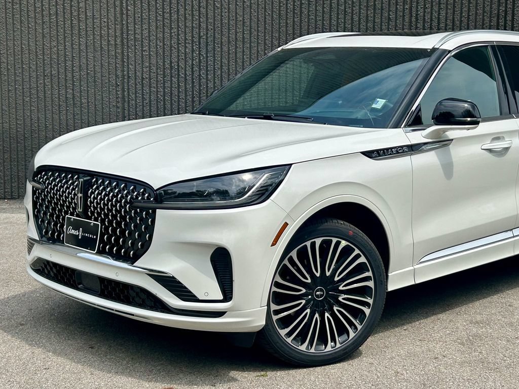 New 2026 Lincoln Aviator Black Label w/ Dynamic Handling Package AWD/4WD image 2