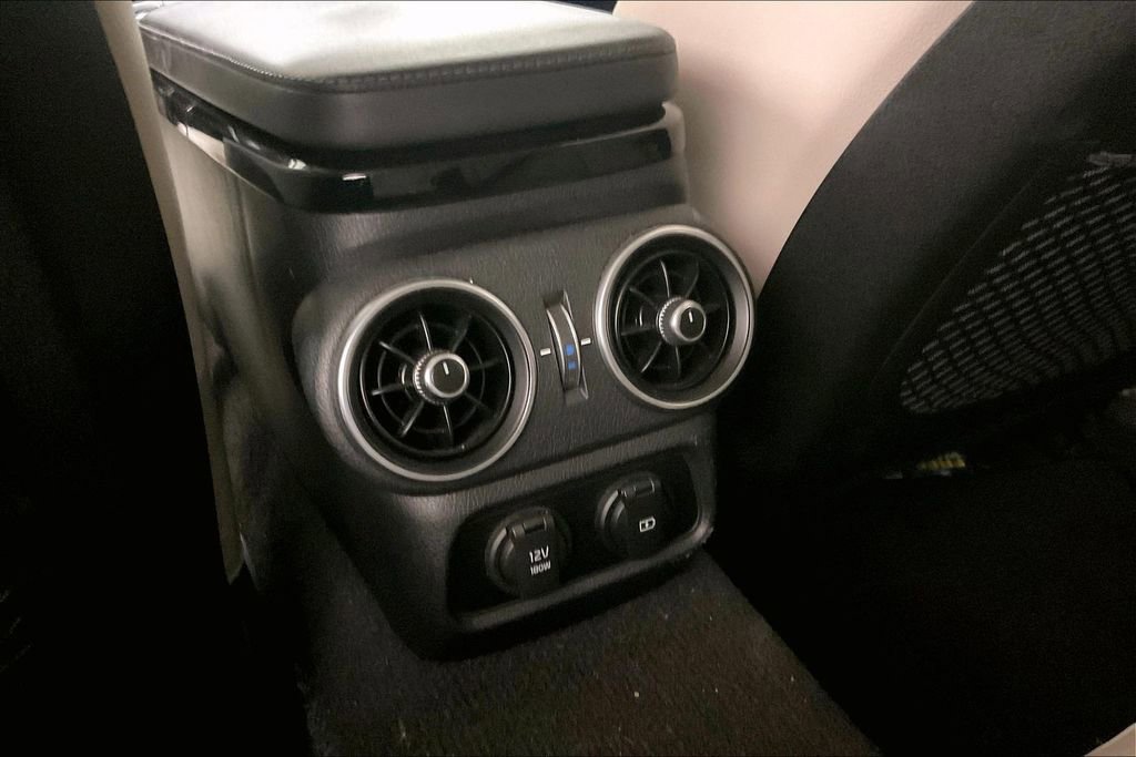 Used 2018 Kia Stinger Premium RWD image 32