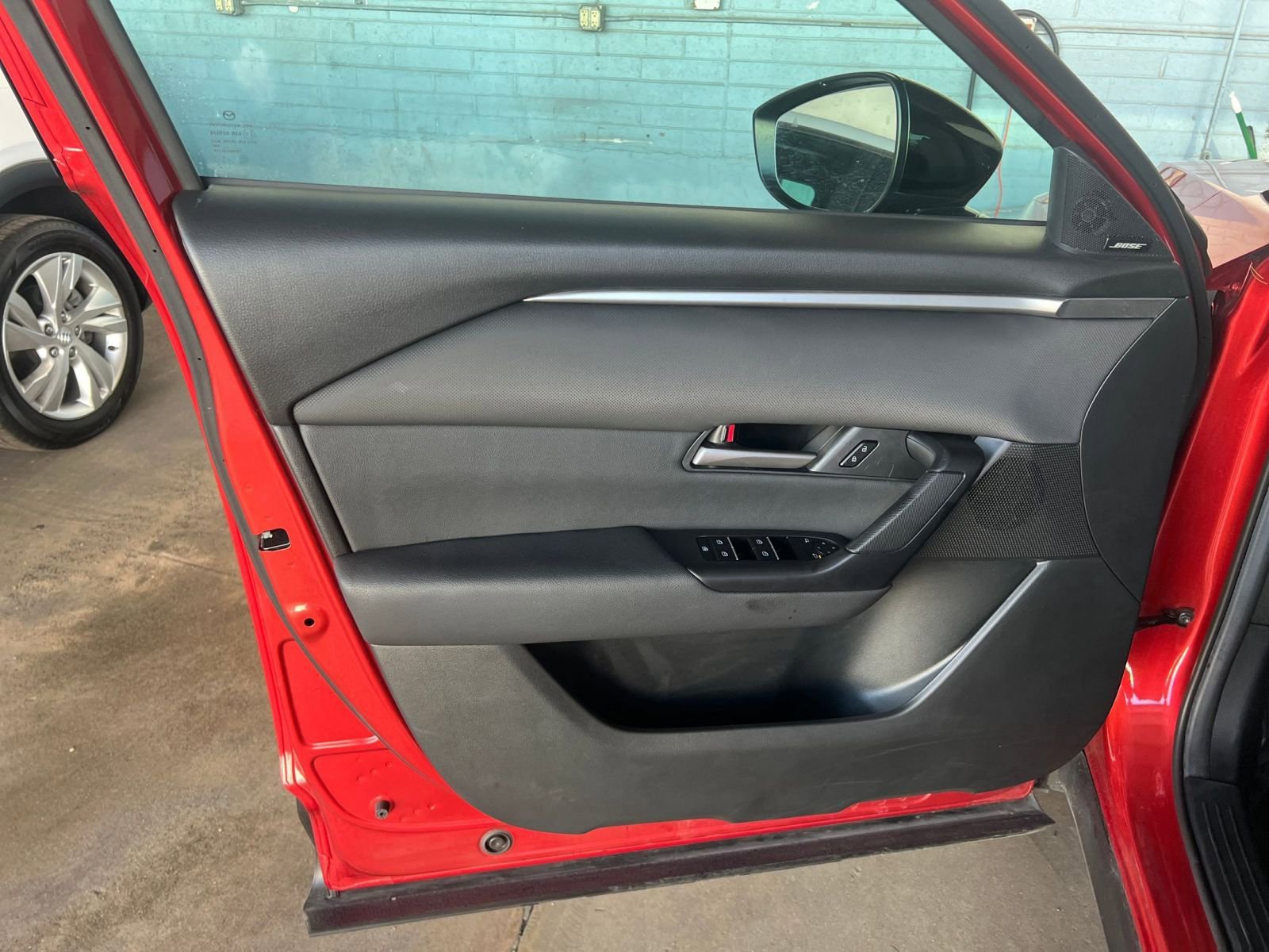 Used 2025 MAZDA CX-50 AWD 2.5 S w/ Premium Package image 18