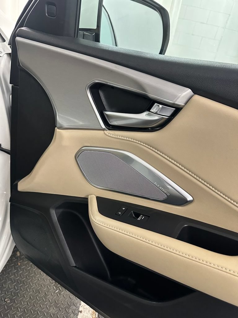 Used 2019 Acura RDX w/ Technology Package AWD/4WD image 32