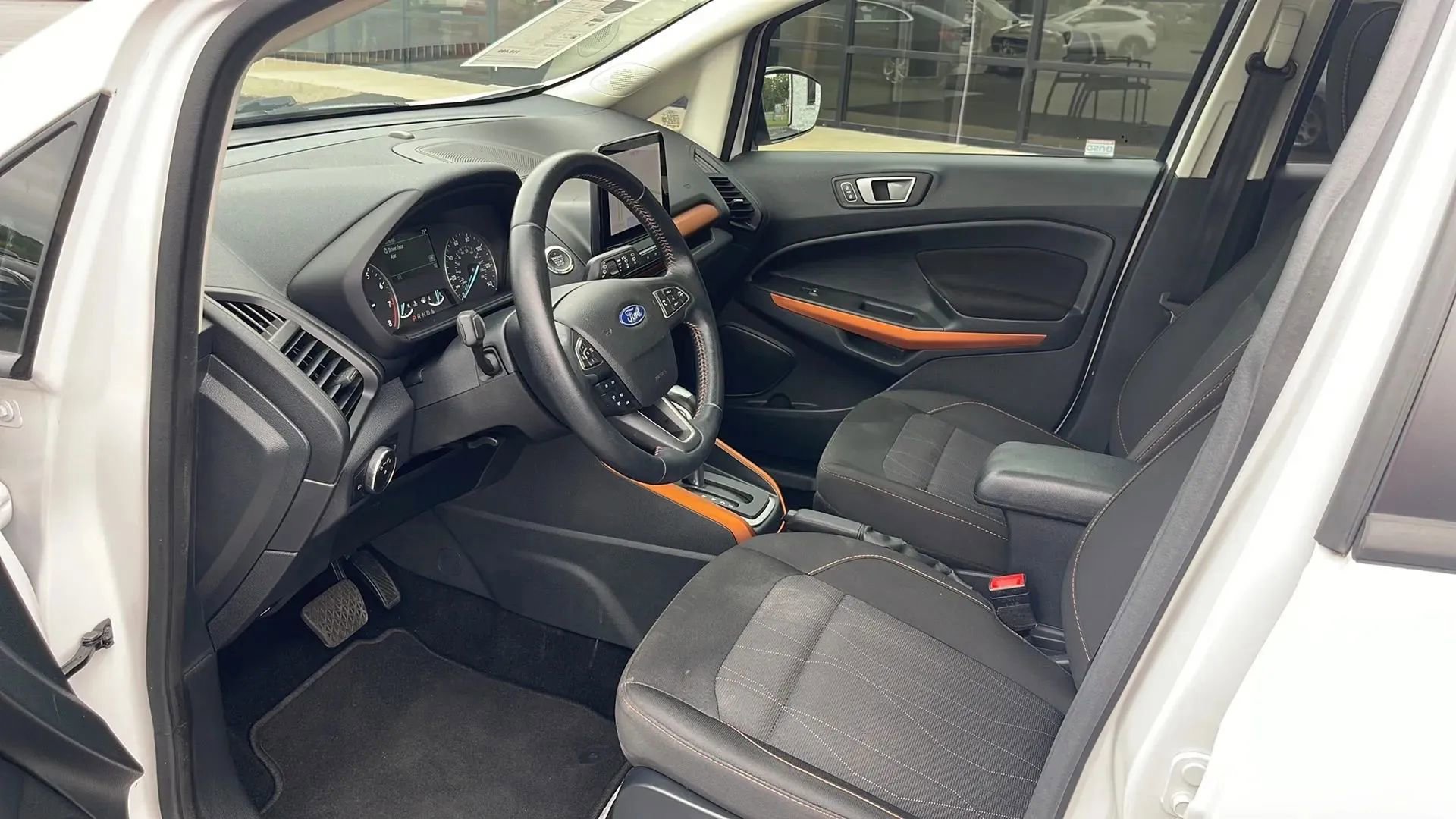 Used 2021 Ford EcoSport SE w/ SE Convenience Package image 17