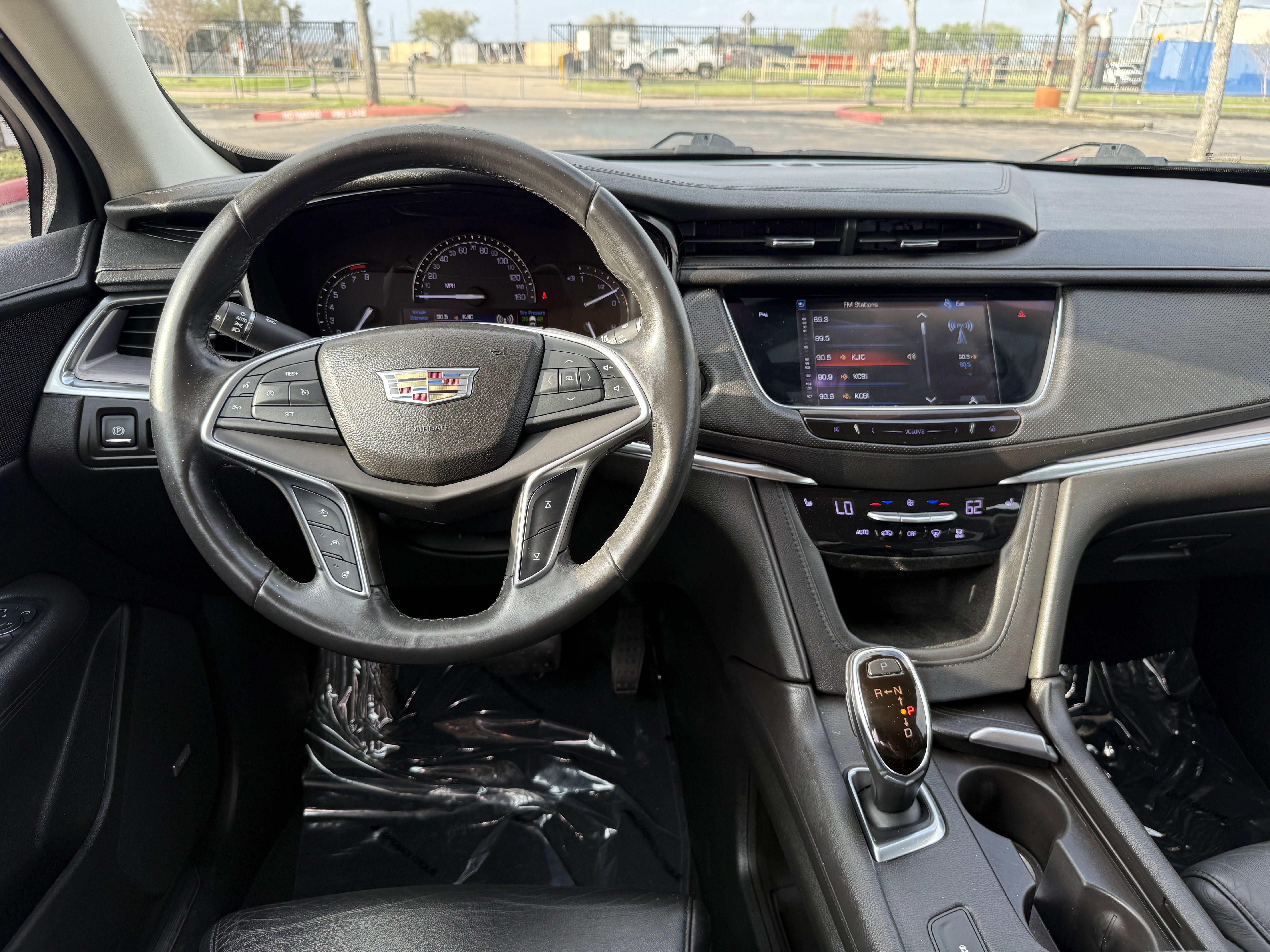 Used 2017 Cadillac XT5 Luxury w/ Driver Awareness Package FWD image 16