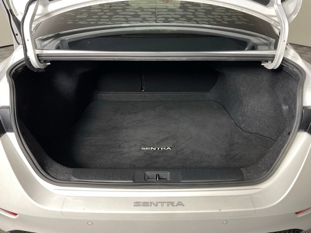 Used 2021 Nissan Sentra SV FWD image 11