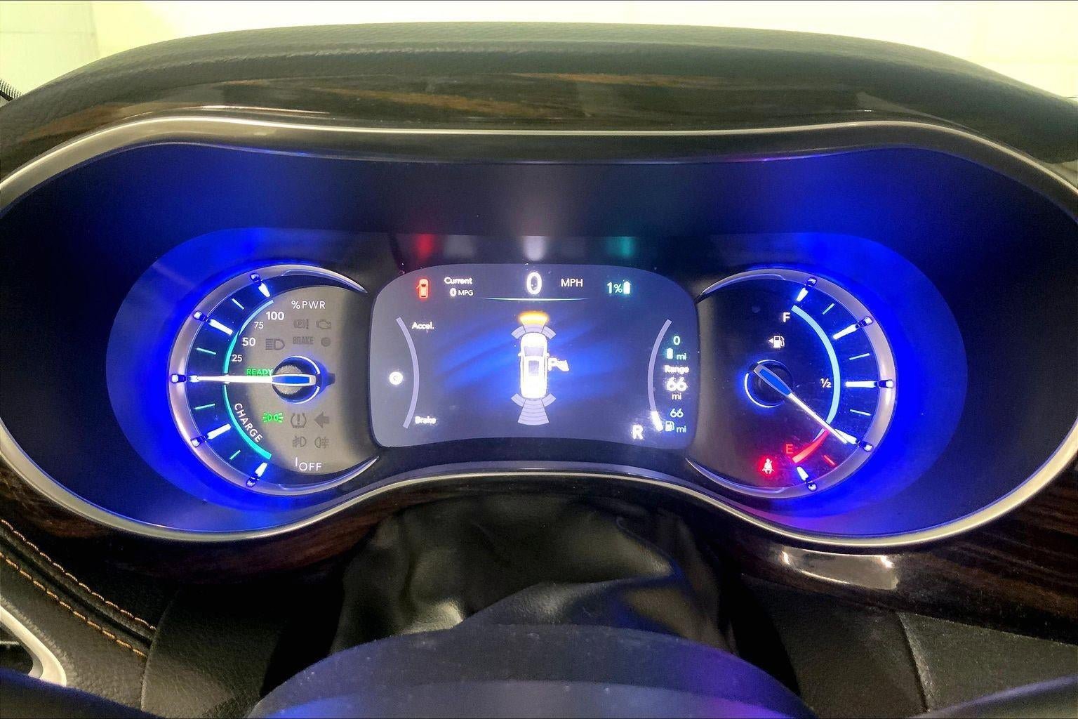 Used 2023 Chrysler Pacifica Pinnacle FWD image 20