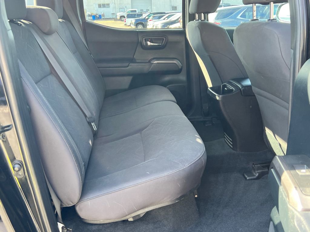 Used 2016 Toyota Tacoma TRD Sport image 15