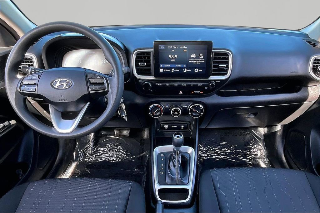 Used 2024 Hyundai Venue SE FWD image 16