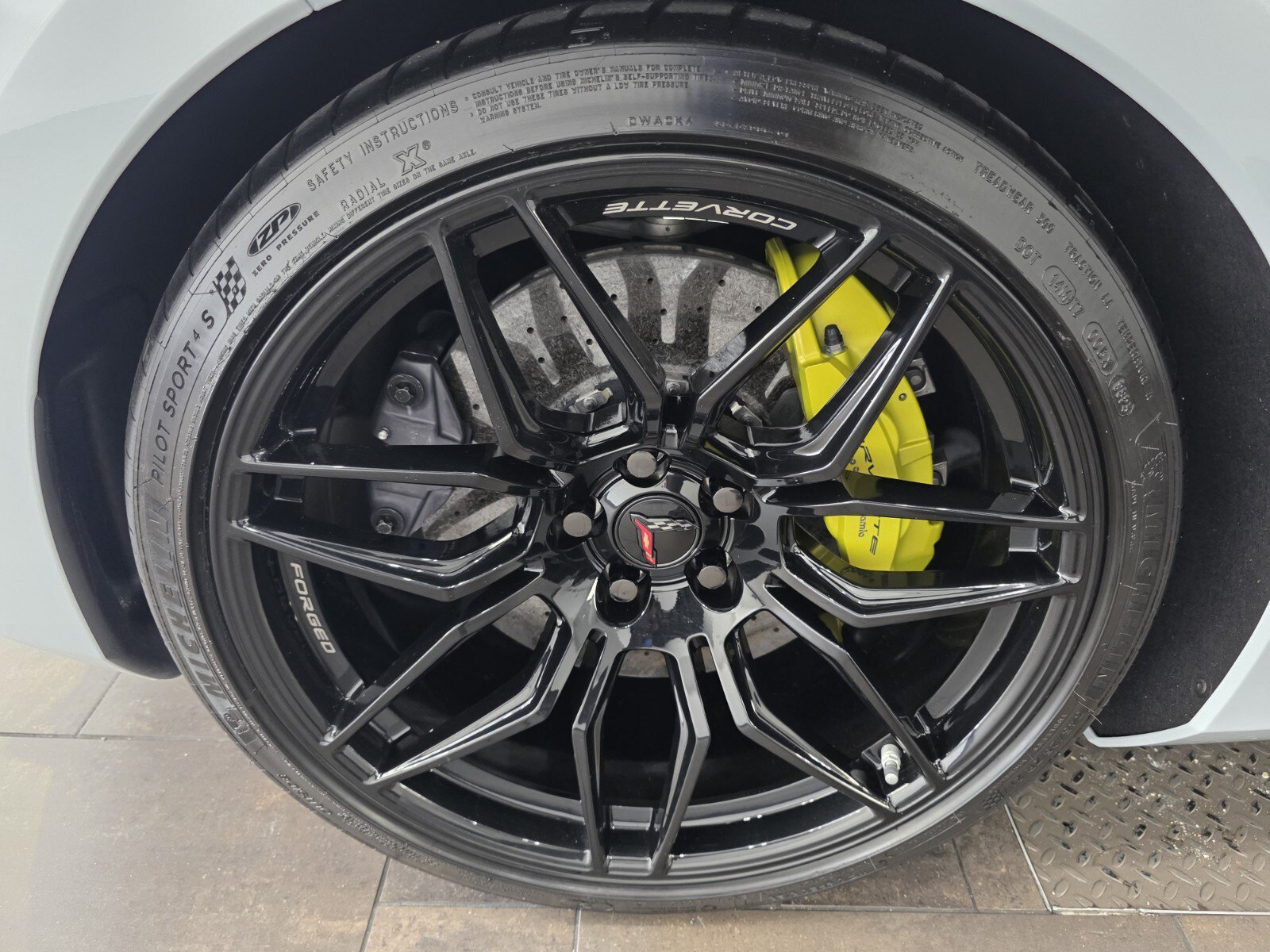 Used 2023 Chevrolet Corvette Z06 w/ Z07 Performance Package RWD image 27