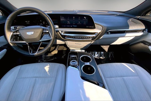 Used 2024 Cadillac Lyriq Sport AWD/4WD image 15