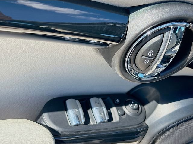 Used 2017 MINI Cooper S image 21