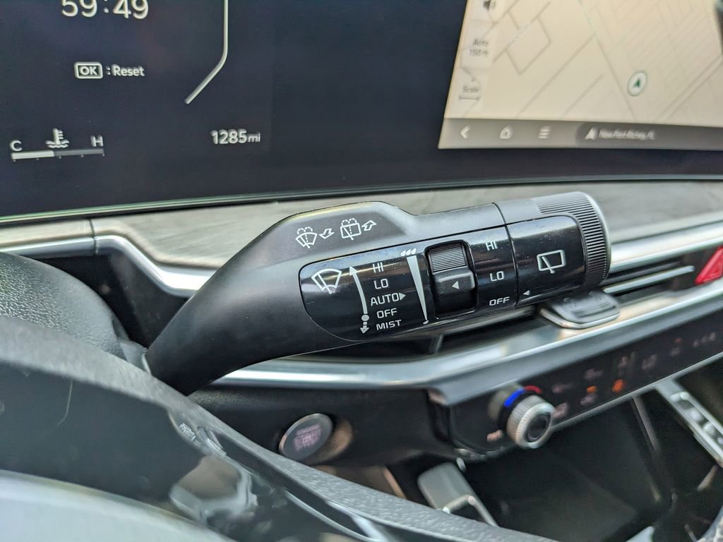 Certified 2025 Kia Sorento SX image 35