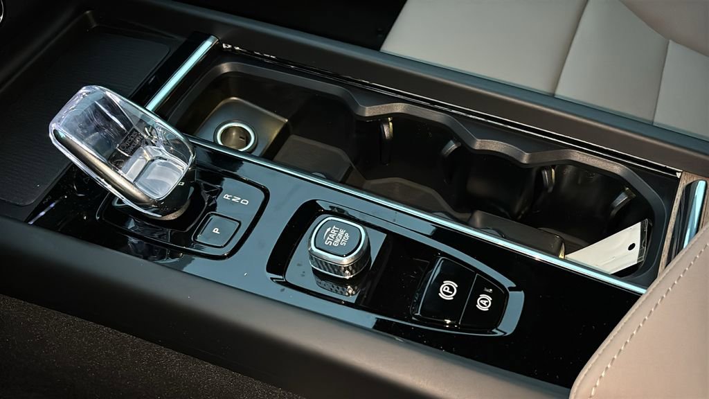 New 2026 Volvo XC60 T8 Plus w/ Climate Package image 21