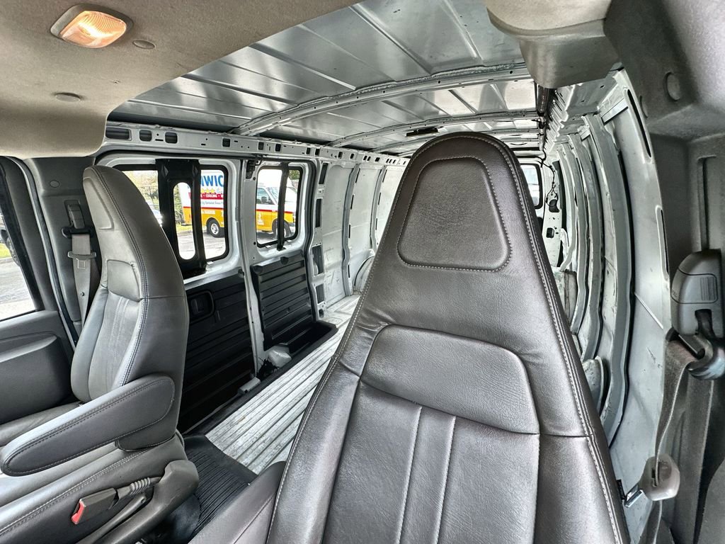 Used 2022 GMC Savana 3500 Work Van w/ Driver Convenience Package image 22