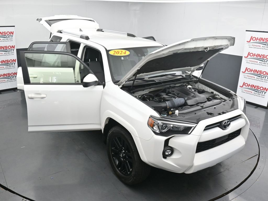 Used 2024 Toyota 4Runner SR5 image 39