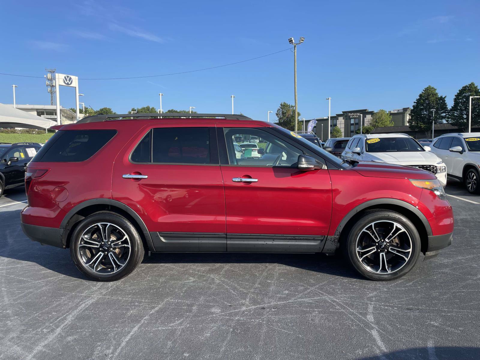 Used 2014 Ford Explorer Sport w/ Equipment Group 401A AWD/4WD image 8