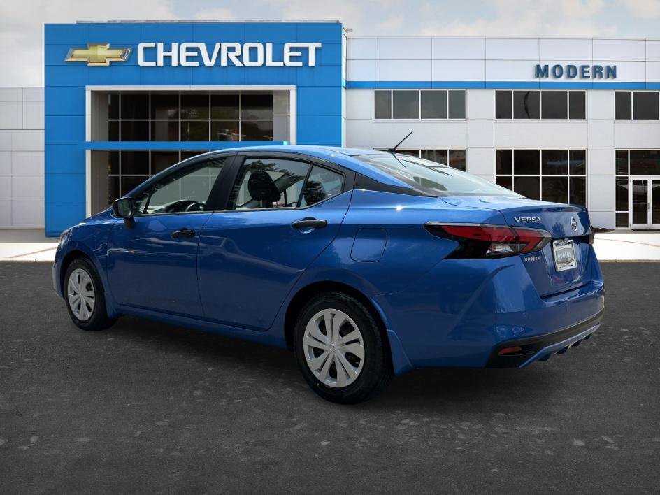 Used 2021 Nissan Versa S FWD image 3
