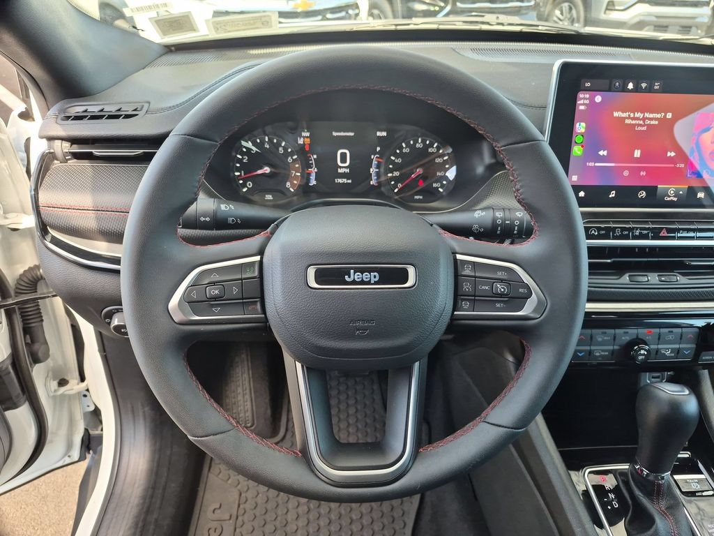 Used 2025 Jeep Compass Trailhawk AWD/4WD image 23