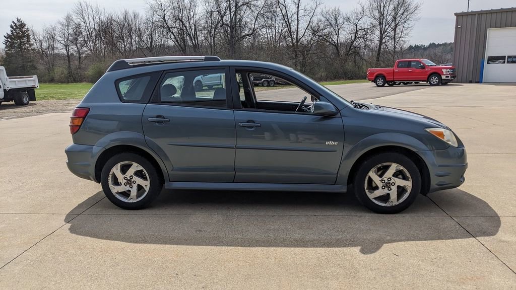 Used 2008 Pontiac Vibe w/ Sun And Sound Package image 2