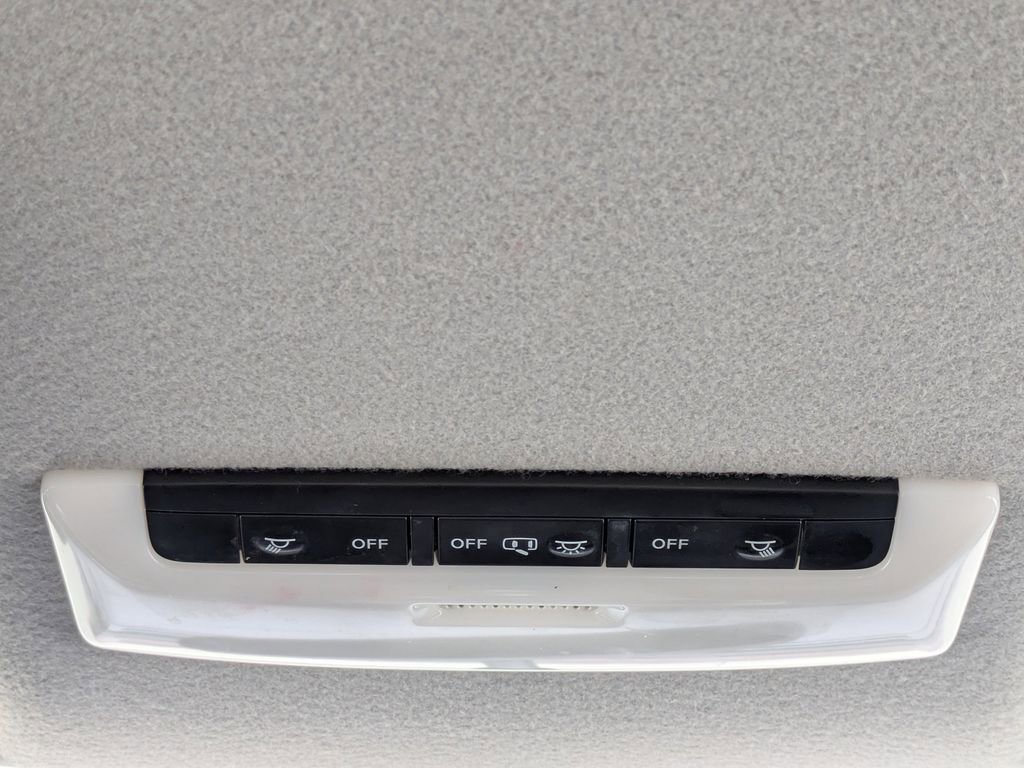 Used 2019 Nissan Kicks SR w/ SR Premium Package image 24