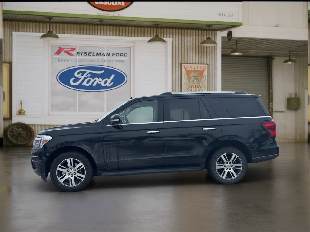 Used 2024 Ford Expedition Limited image 3