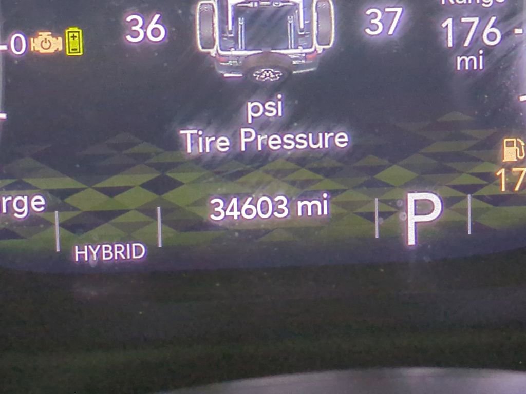 Used 2022 Jeep Wrangler Unlimited Sahara image 33