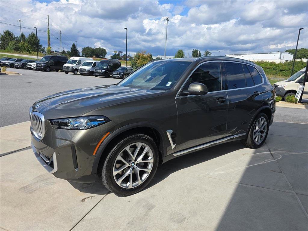 Used 2025 BMW X5 xDrive40i w/ Climate Comfort Package image 10