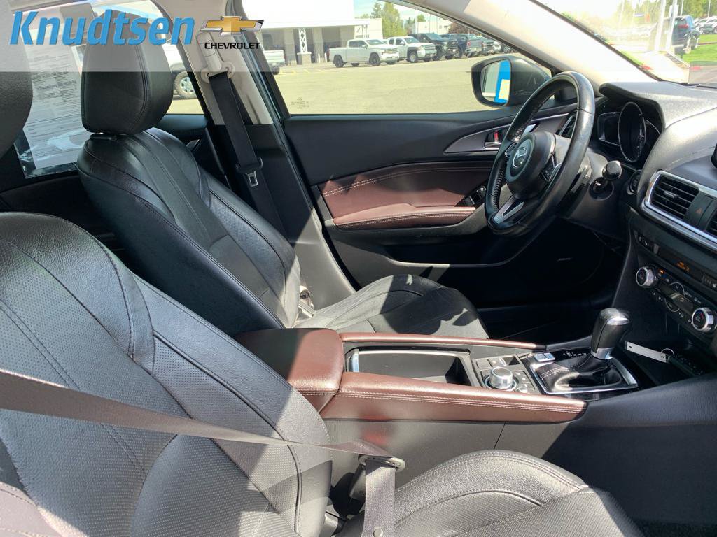 Used 2017 MAZDA MAZDA3 Grand Touring w/ Premium Equipment Package FWD image 11