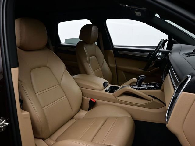 Certified 2023 Porsche Cayenne S Platinum image 18