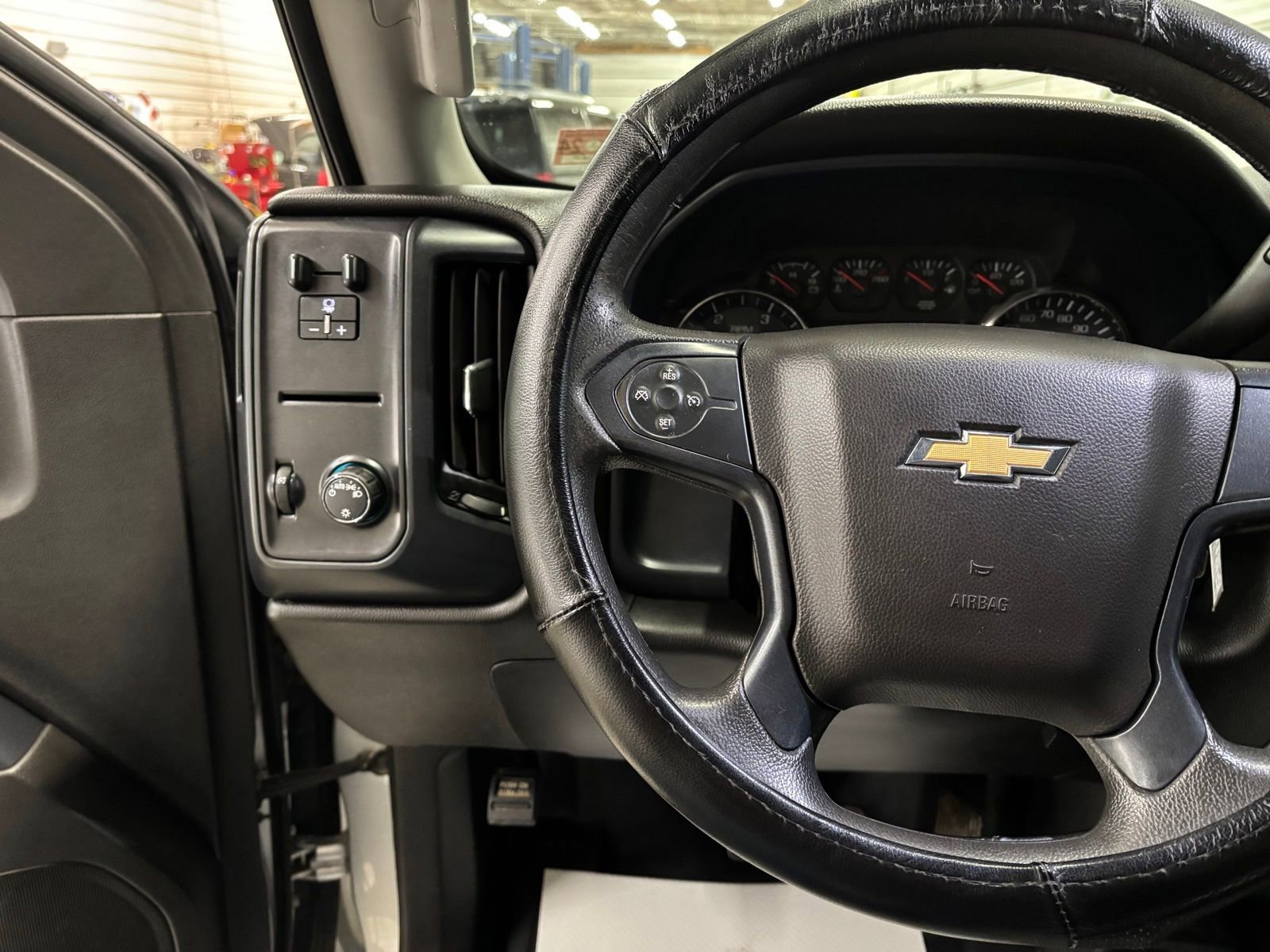 Used 2019 Chevrolet Silverado 2500 W/T AWD/4WD image 14