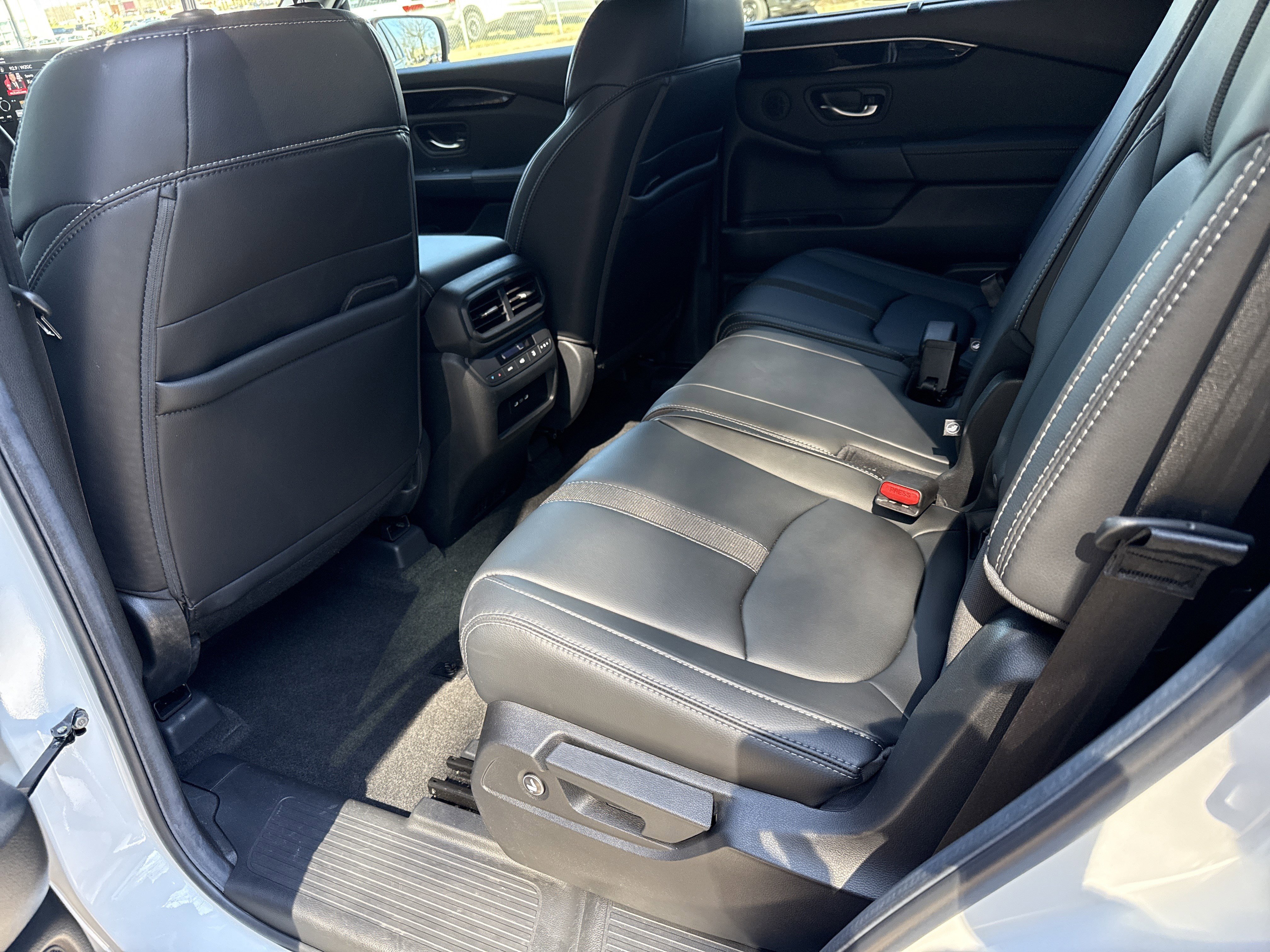 Used 2025 Honda Pilot EX-L image 21