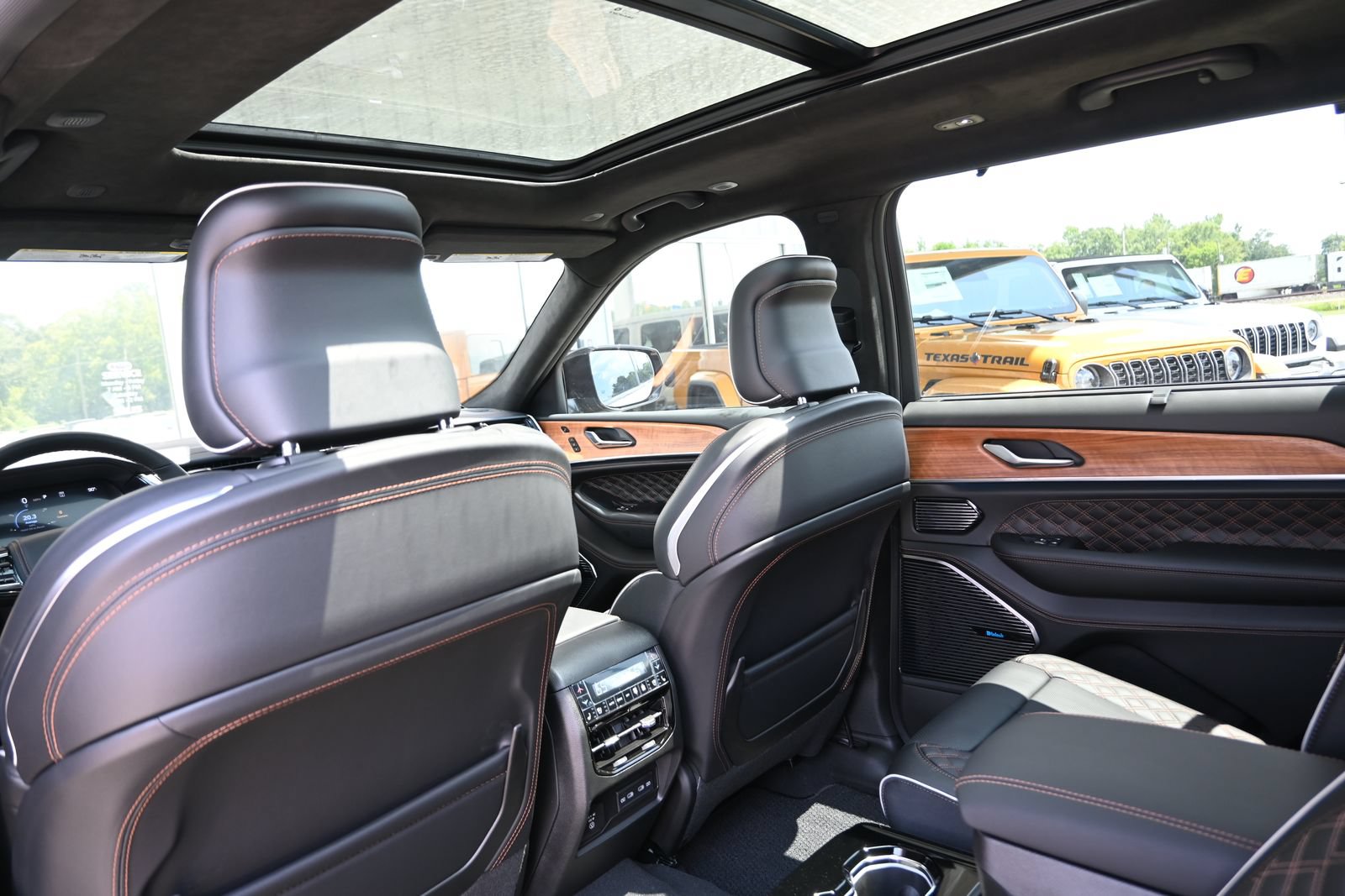 New 2026 Jeep Grand Cherokee L Summit AWD/4WD image 27