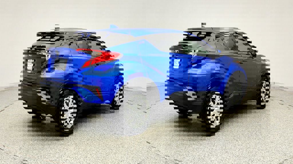 Used 2019 Toyota C-HR LE FWD image 5