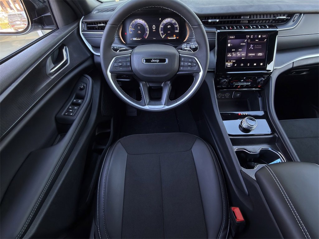 New 2025 Jeep Grand Cherokee Altitude image 11