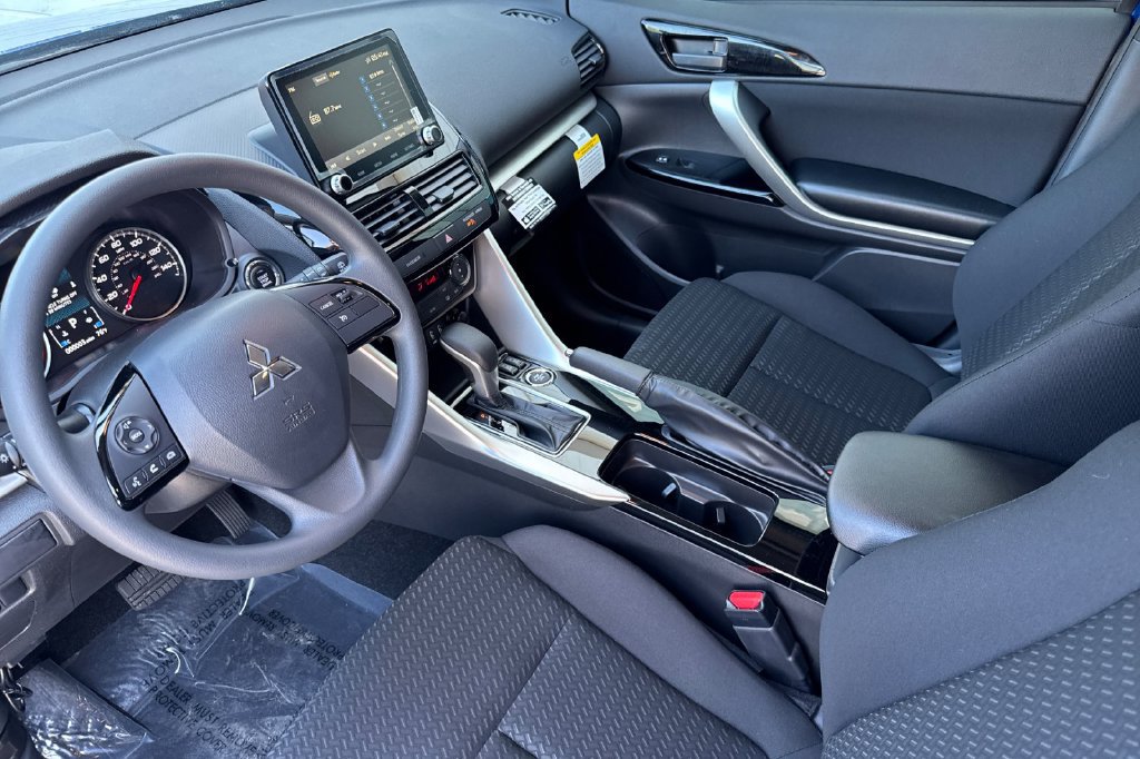 New 2026 Mitsubishi Eclipse Cross LE AWD/4WD image 4