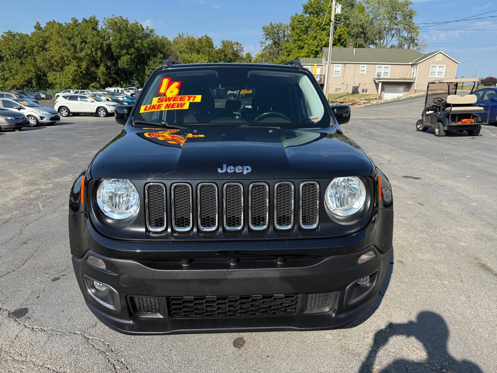 Used 2016 Jeep Renegade Latitude image 3