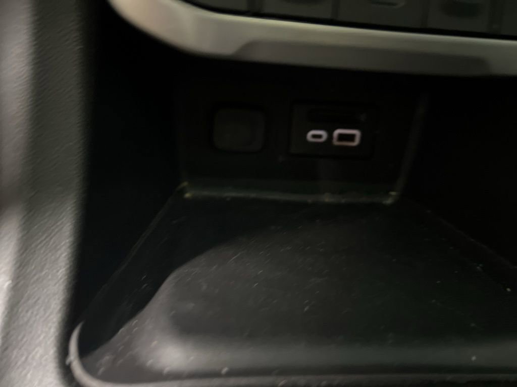 Used 2023 GMC Acadia SLT image 31