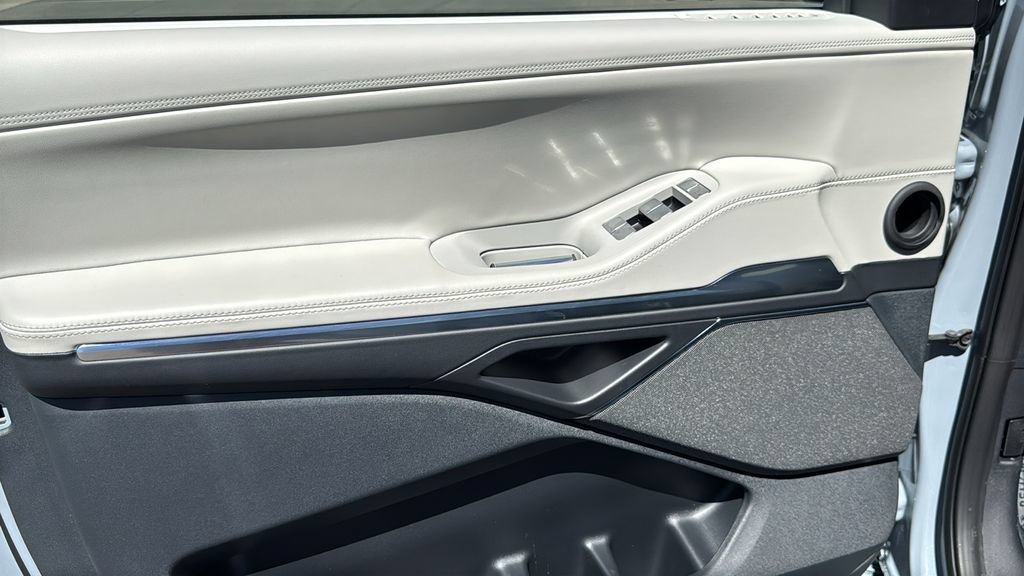 New 2026 Lincoln Navigator Reserve w/ Jet Appearance Package AWD/4WD image 6