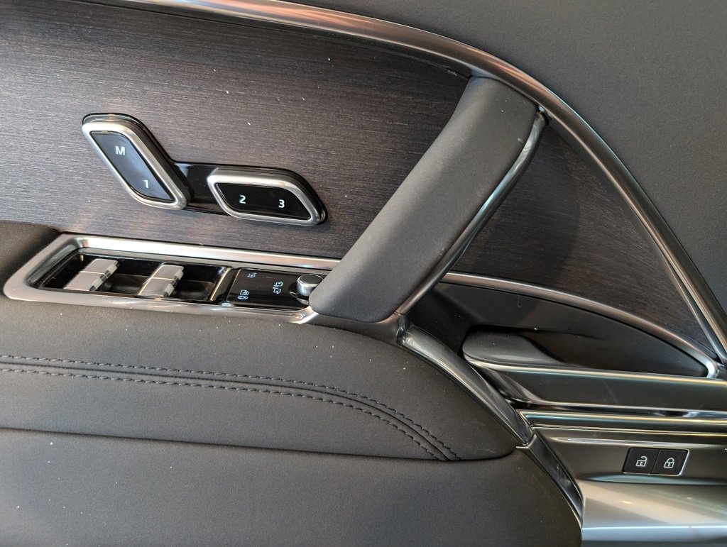 New 2025 Land Rover Range Rover SE image 10