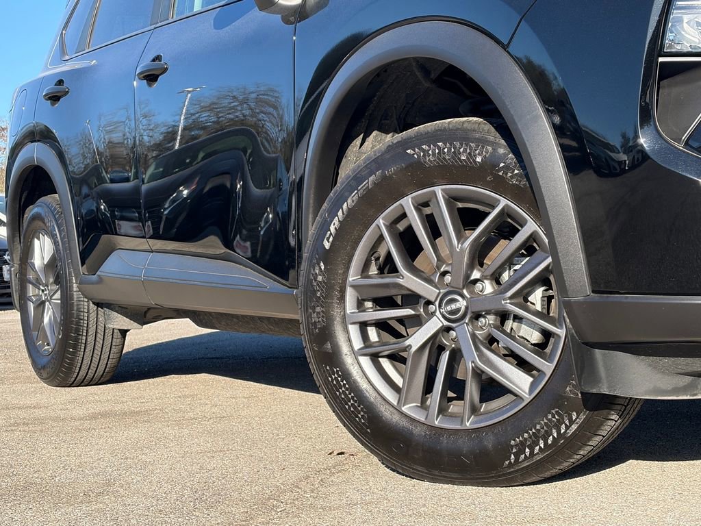 Certified 2025 Nissan Rogue S AWD/4WD image 2