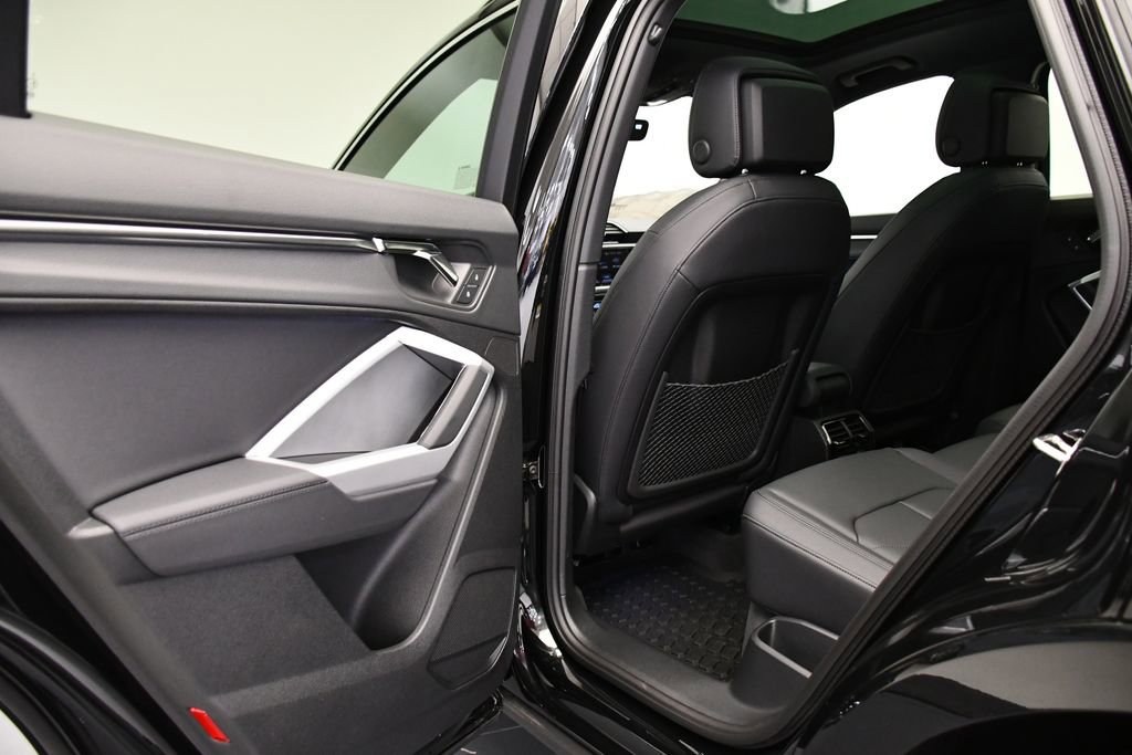 Used 2025 Audi Q3 2.0T Premium w/ Convenience Package image 99