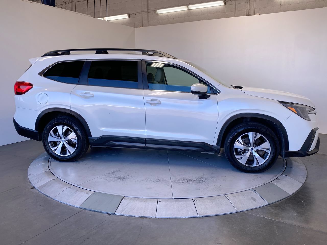 Used 2025 Subaru Ascent Premium AWD/4WD image 6
