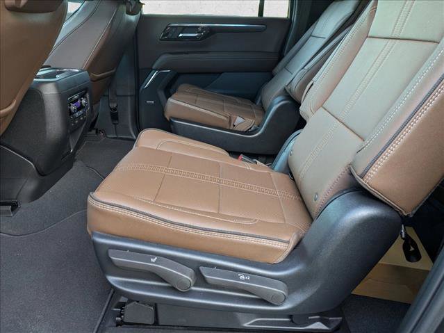 New 2026 Chevrolet Suburban High Country AWD/4WD image 15