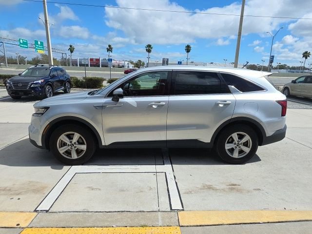Used 2022 Kia Sorento LX image 8