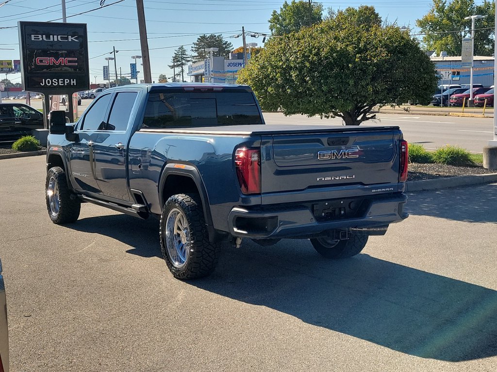 Used 2024 GMC Sierra 2500 Denali Ultimate AWD/4WD image 3