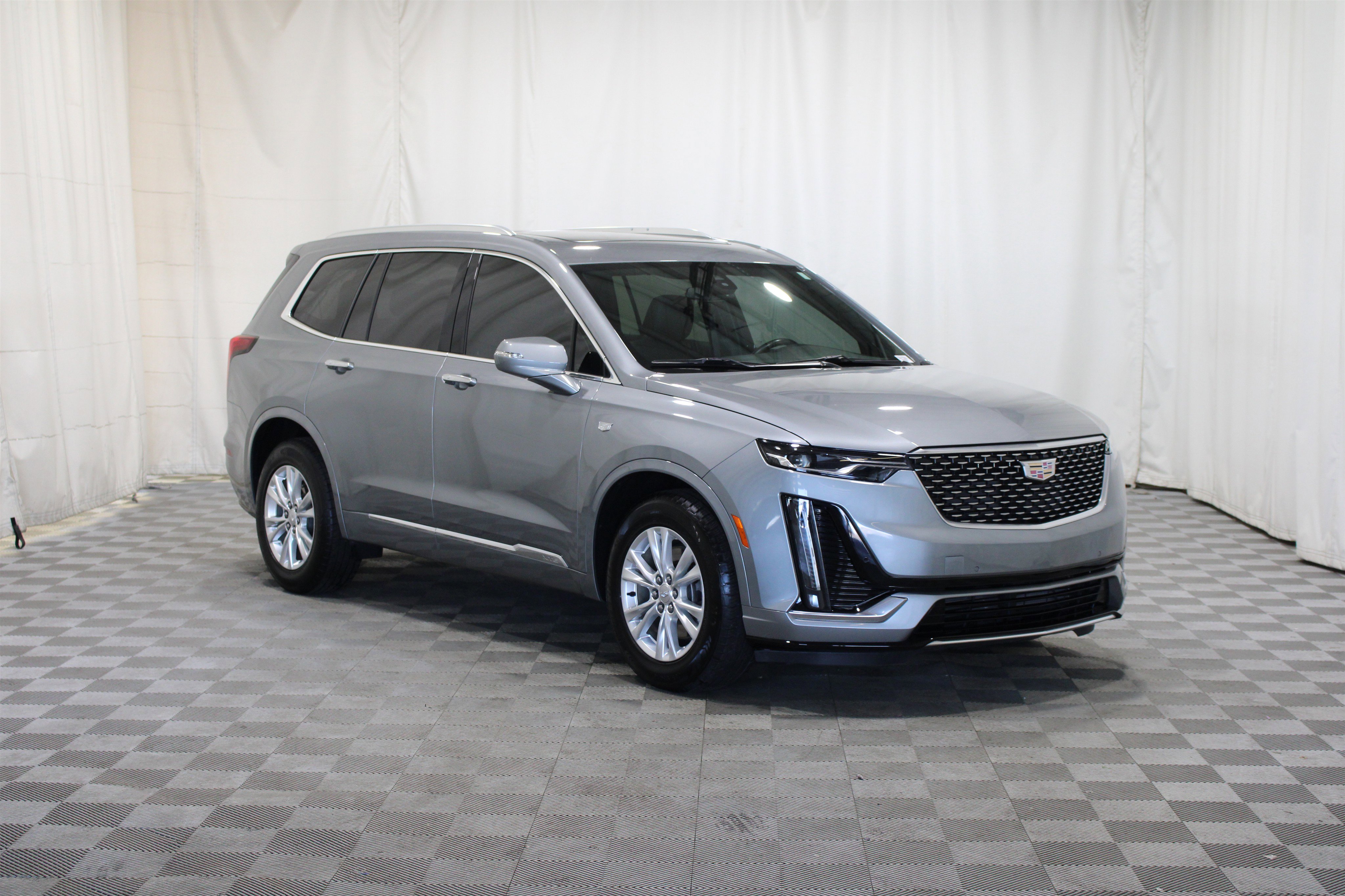 Certified 2024 Cadillac XT6 Luxury image 1