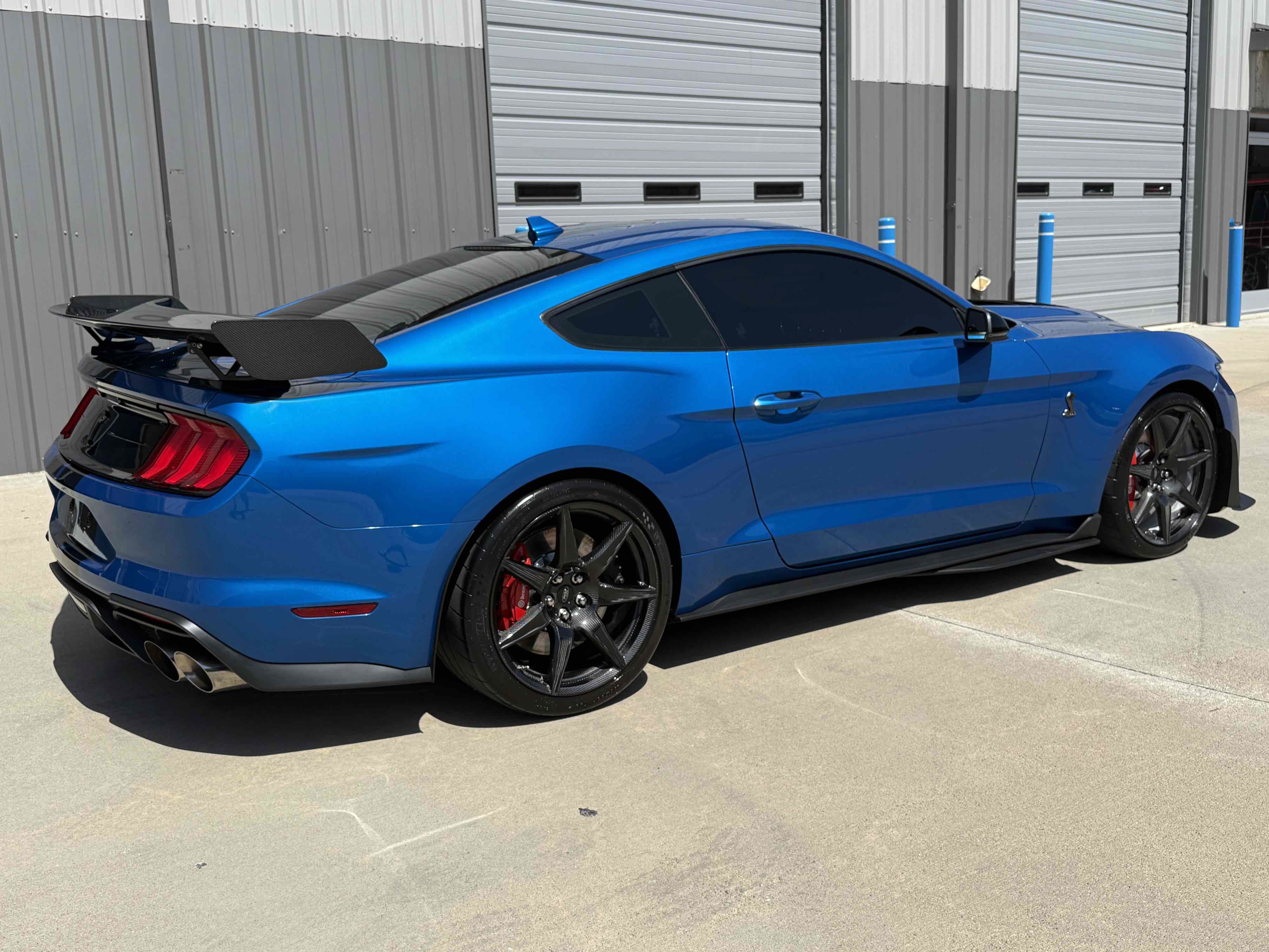 Used 2021 Ford Mustang Shelby GT500 w/ Carbon Fiber Track Pack RWD image 40