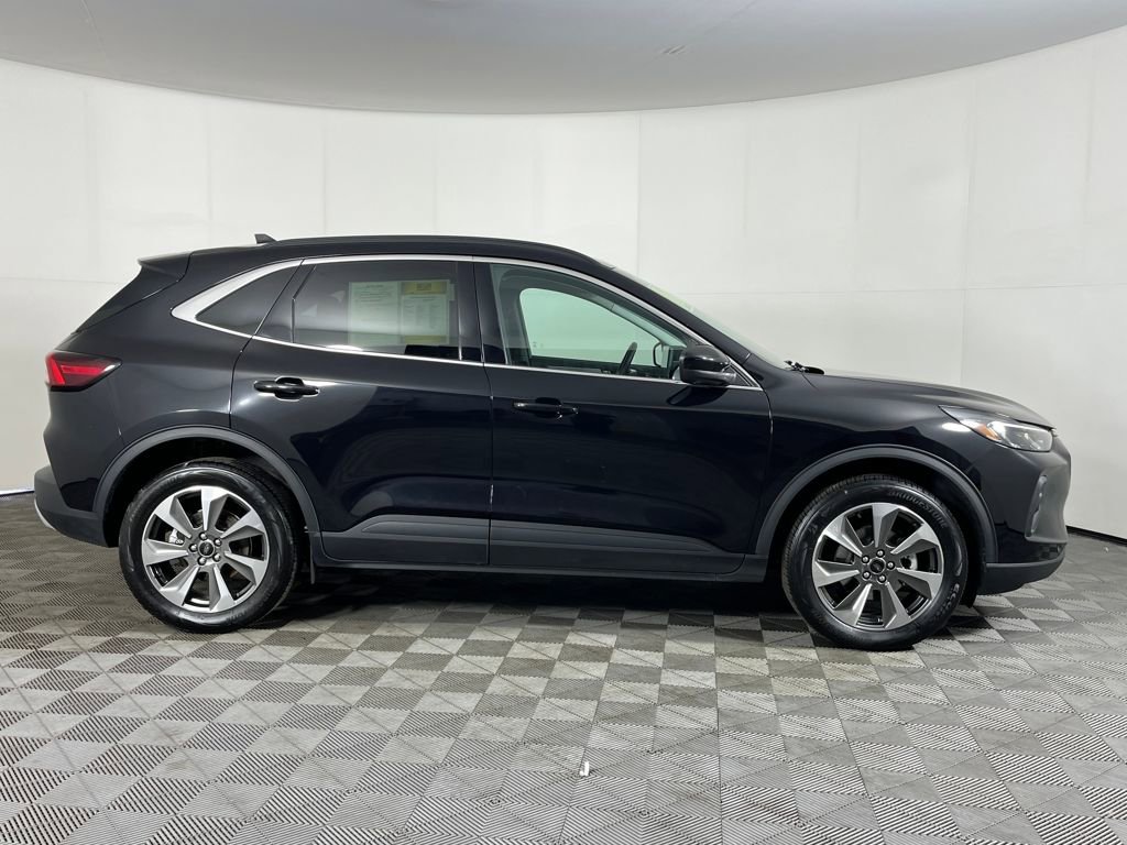 Used 2024 Ford Escape Platinum image 5