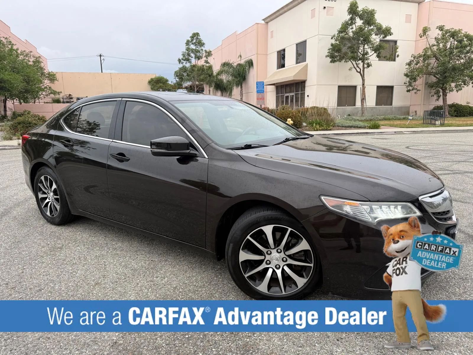 Used 2015 Acura TLX image 2