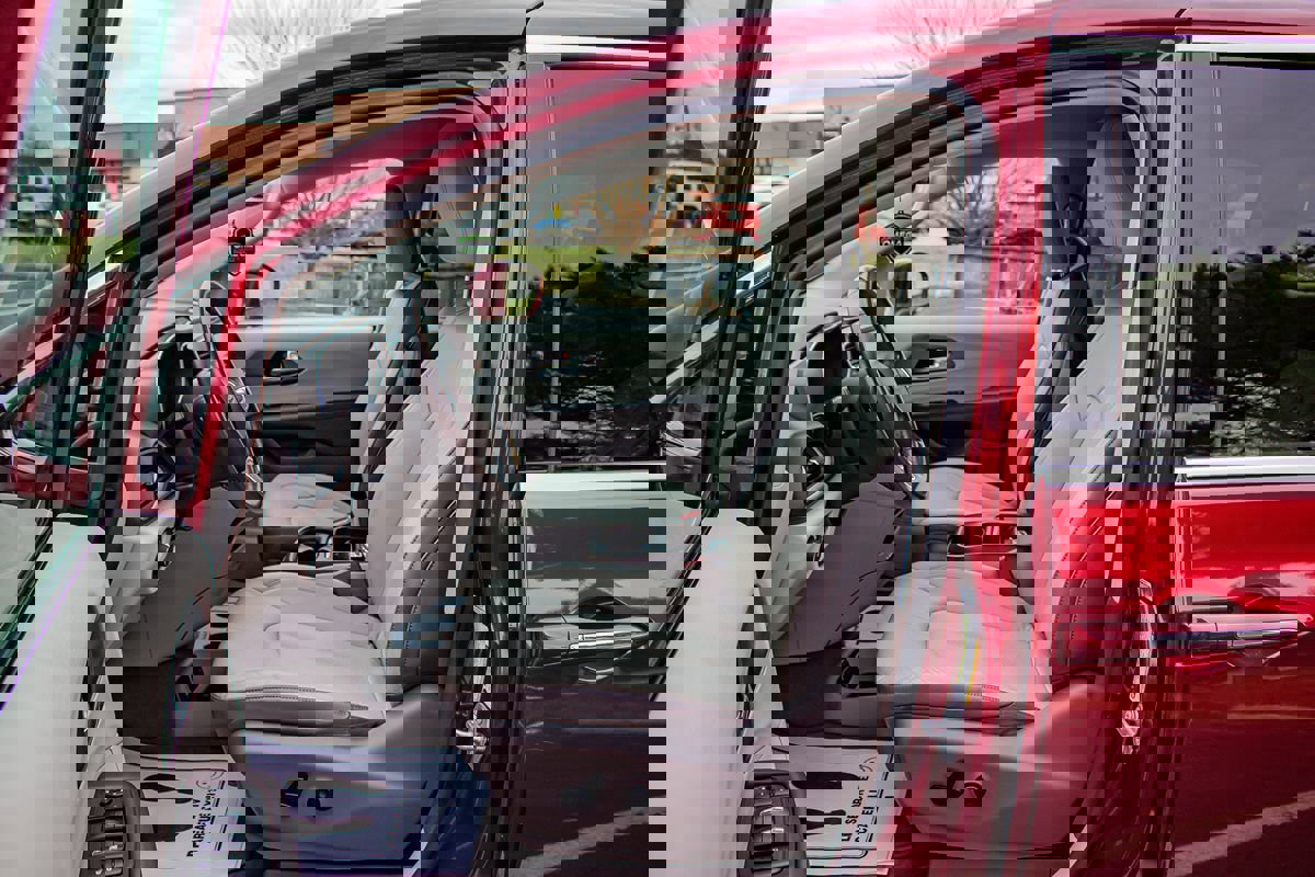 Used 2019 Chrysler Pacifica Touring-L image 12